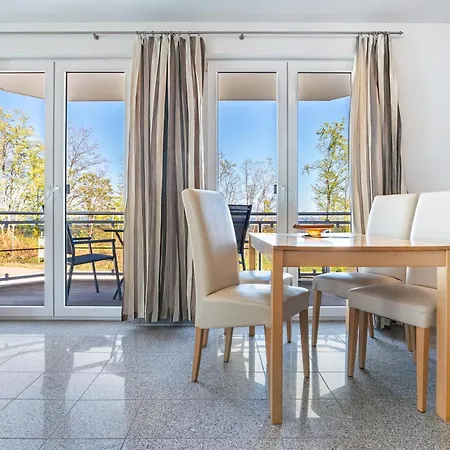 Am Hochufer - Erste Reihe * Sellin (Rugen)